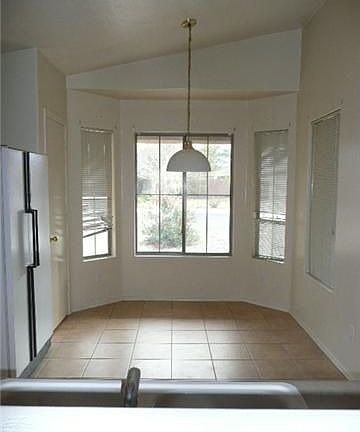 4th image of 28 E Lupine Pl