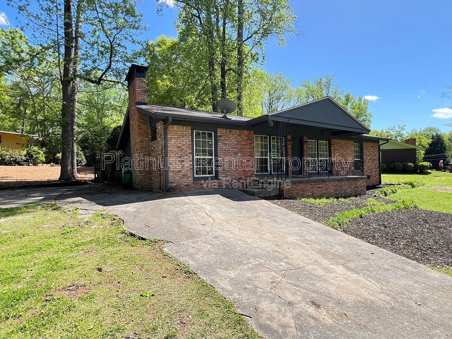 3 bed, 2.0 bath, 1270 sqft, $2,399 — Photo 3