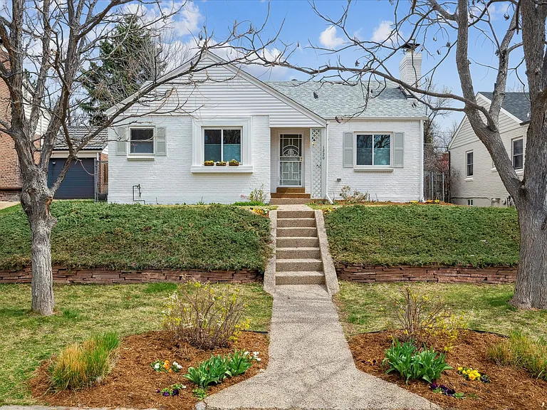 1220 Magnolia St — Photo 1