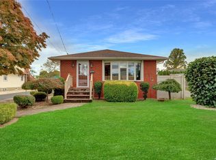 33 Meade Ave, Bethpage, NY 11714
