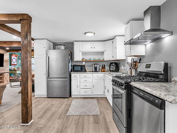 2nd image of 305 Hannibal Street