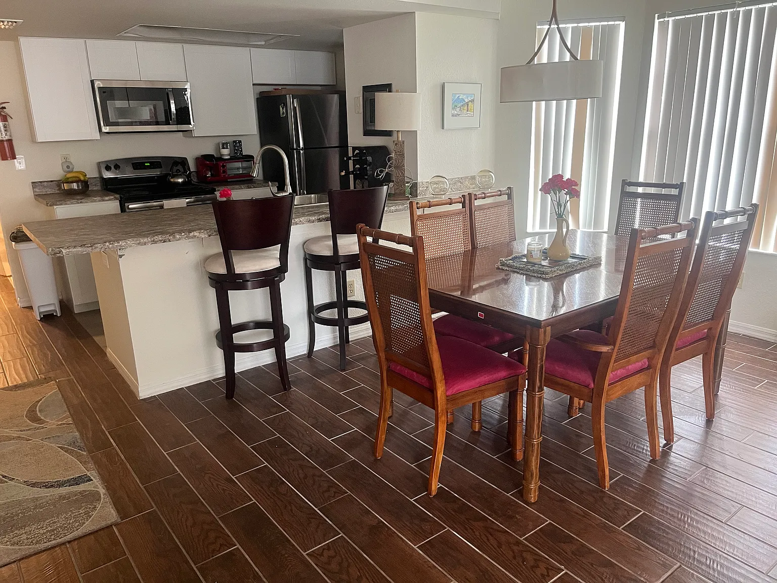 3 bed, 1200 sqft, $2,000 — Photo 4