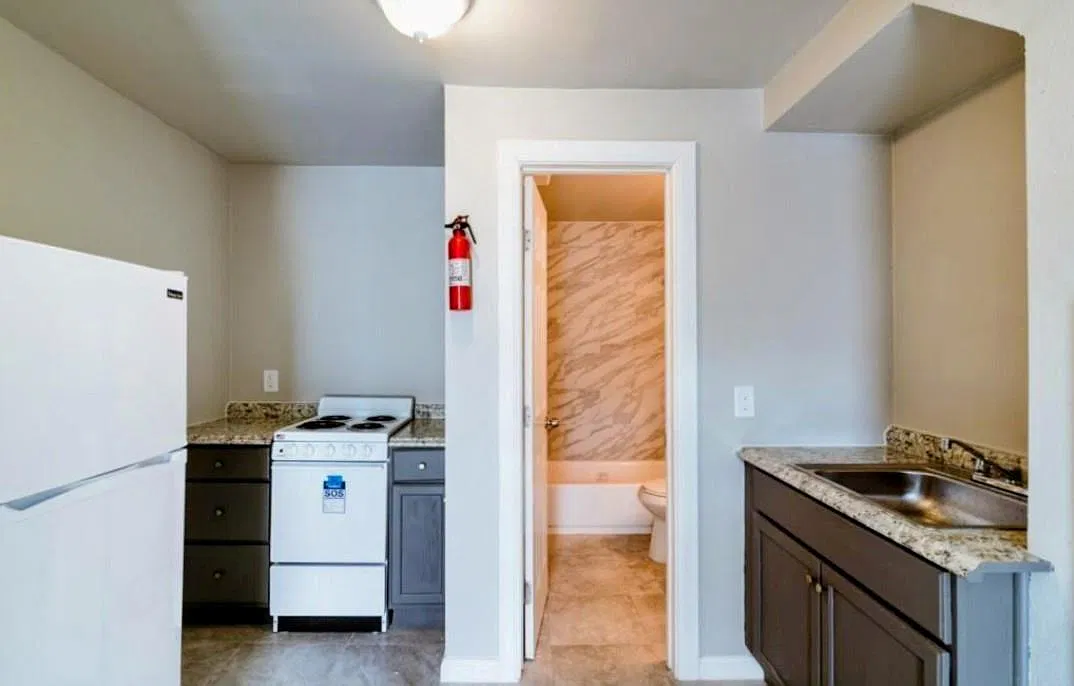 1 bed, 1.0 bath, 650 sqft, $795 — Photo 3