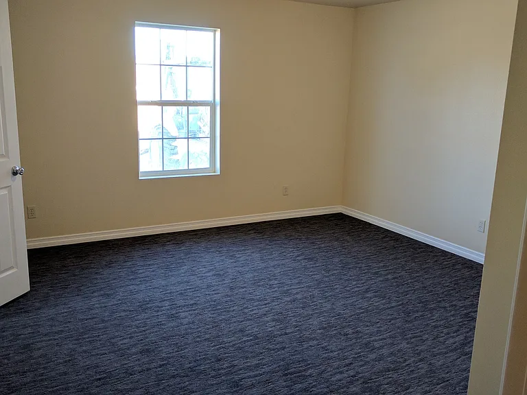 300 N Irving Rd #B5 — Photo 9
