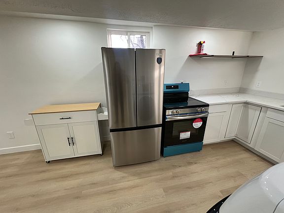 4th image of 7744 S Chapel St