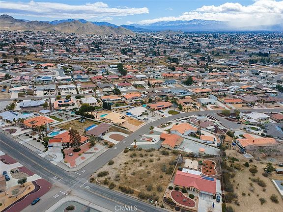 2nd image of 16499 Kamana Rd