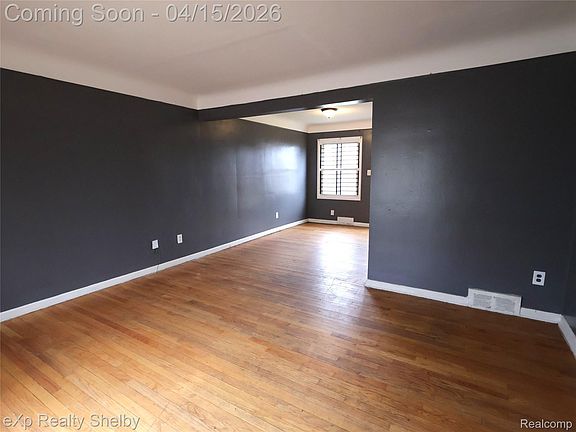 3rd image of 18432 Greenfield Rd