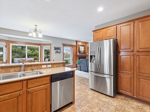 3rd image of 15173 Buena Vista Dr