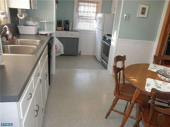 5th image of 3425 Cranston Ave