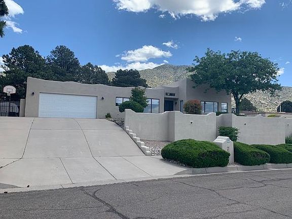 3rd image of 3808 Calle Castano NE