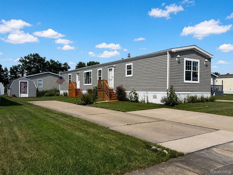 1st image of 24228 Chippewa Dr