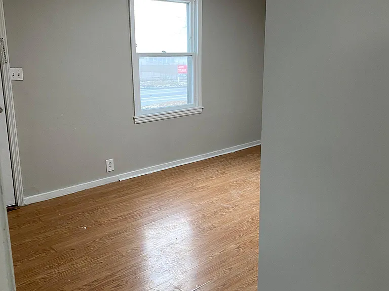 720 S Kansas Ave — Photo 8