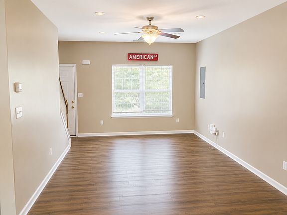 4th image of 273 American Ave