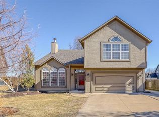 18409 Juniper Cir, Gardner, KS 66030