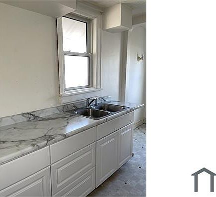 5th image of 4034 Aldrich Ave N