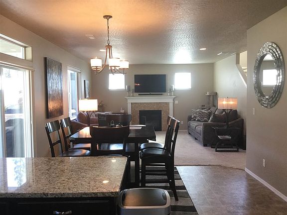 2nd image of 827 W Siena Peak Dr