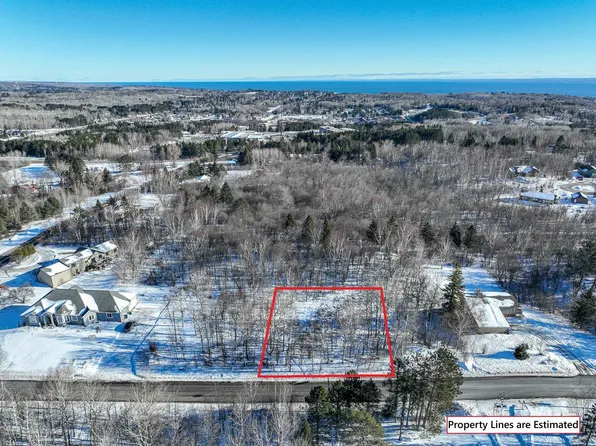 20XX Stanford Ave, Duluth, MN 55811