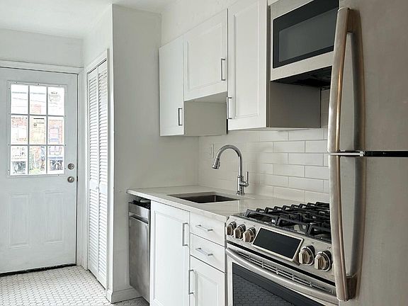 4th image of 1280 16th St NE