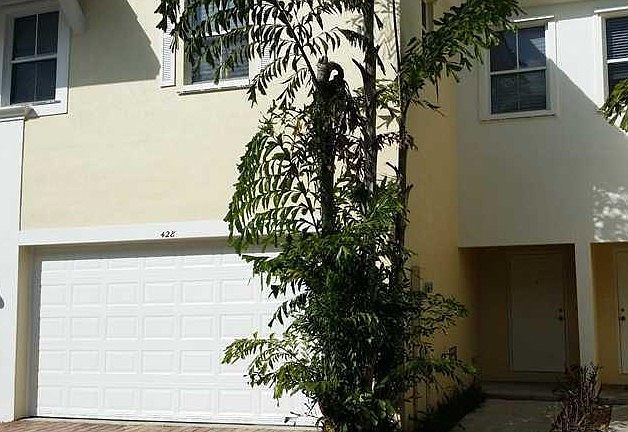2nd image of 428 NE 1st Ave