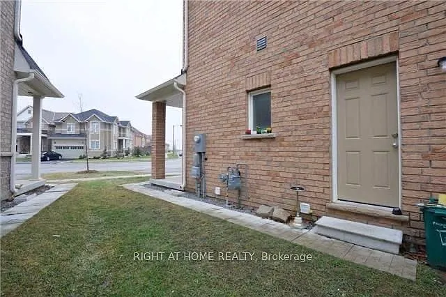 693 Ferguson Dr — Photo 13