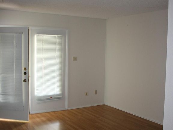 4th image of 1410 W North Loop Blvd APT 104