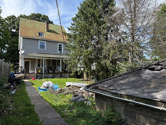 4th image of 2 Rose Ln
