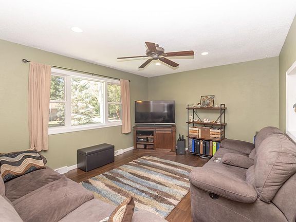 5th image of 434 Saunders Ave
