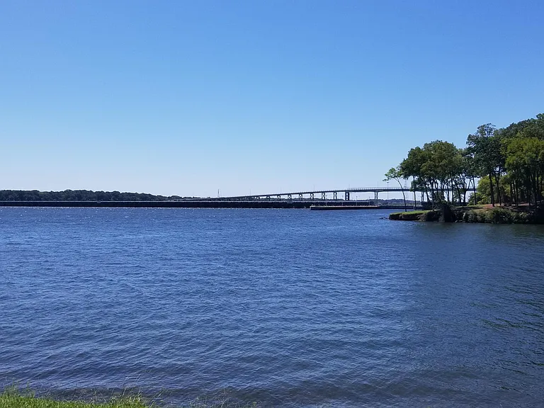 421 E Lakeside Dr — Photo 17