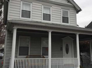 121B Maple St, Great Neck, NY 11023
