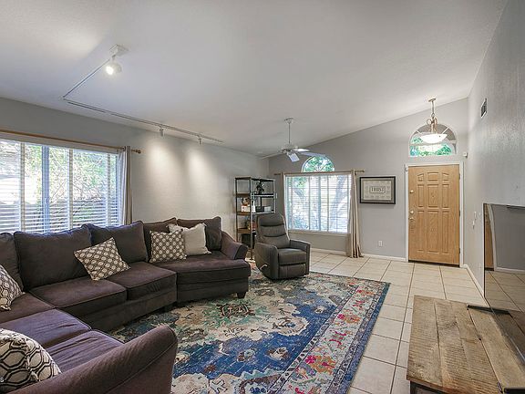 2nd image of 2027 E Helena Dr