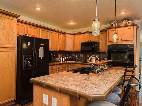 4th image of 9032 Whitehouse Ct