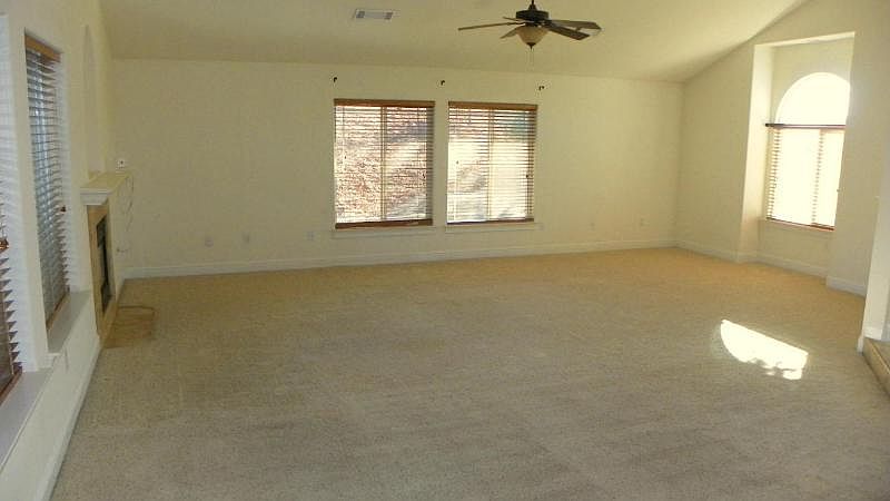 2nd image of 896 Country Oak Dr