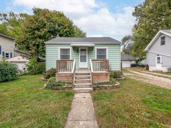 524 Oak Dr, Monroe, MI 48161