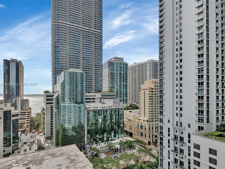 1010 Brickell Ave #1904 — Photo 27