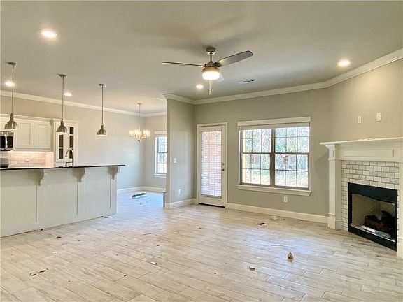 3rd image of 2302 Aspen