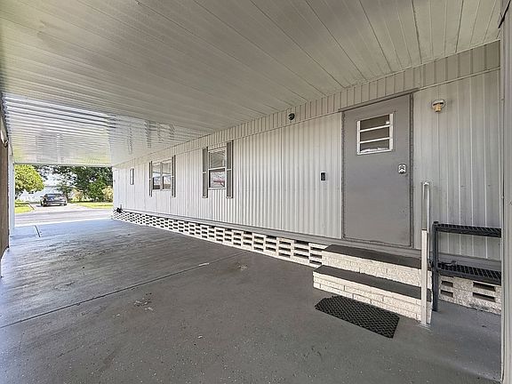 5th image of 1504 Spruce Dr