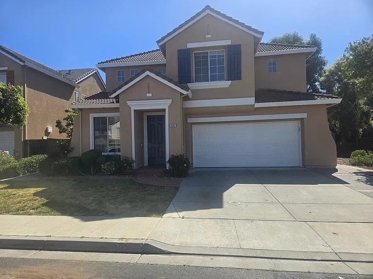 3292 Chateau Du Lac — Photo 1
