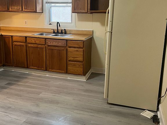 2nd image of 1508 Barto Pl