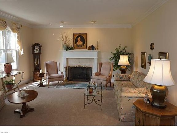 2nd image of 29186 Weybridge Dr