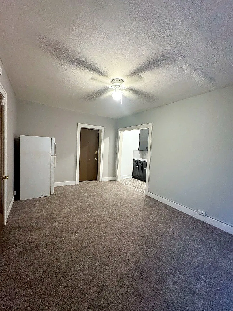 Cozy Studio Retreat in Toledo Affordable Comfort at 700 Spencer St — Photo 1