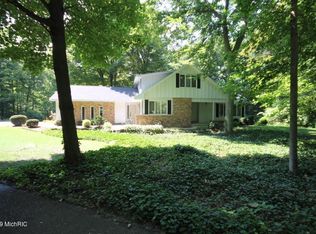 6954 Maple Brook Dr, Allendale, MI 49401