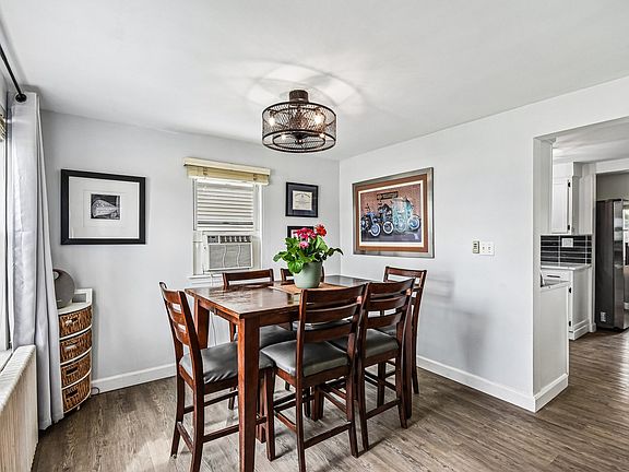 5th image of 1031 Adelia St
