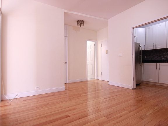 4th image of 1267 1st Ave APT 5