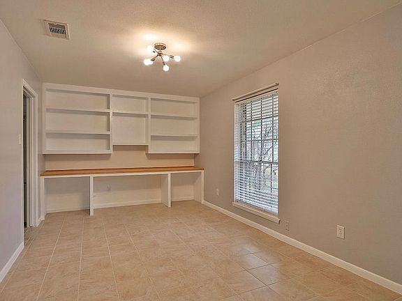 4th image of 2113 Savanna Ct N