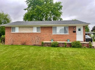 22 Barbara Ct, Mount Clemens, MI 48043