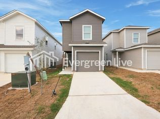 6745 Marble Rdg, Elmendorf, TX 78112