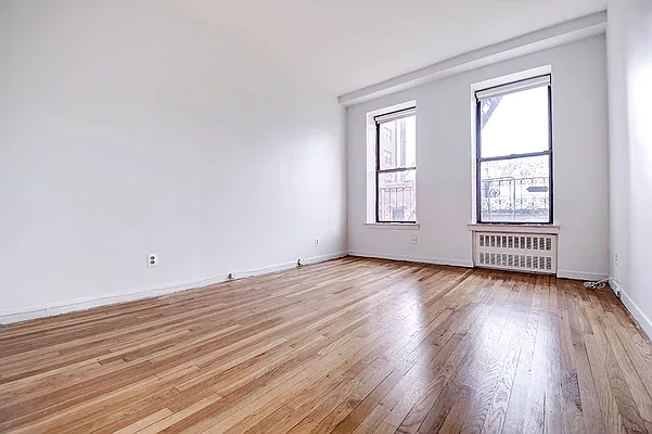 Rented by Urbane Brokerage | media 13