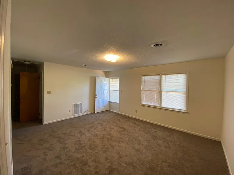 107 Carson Dr — Photo 12