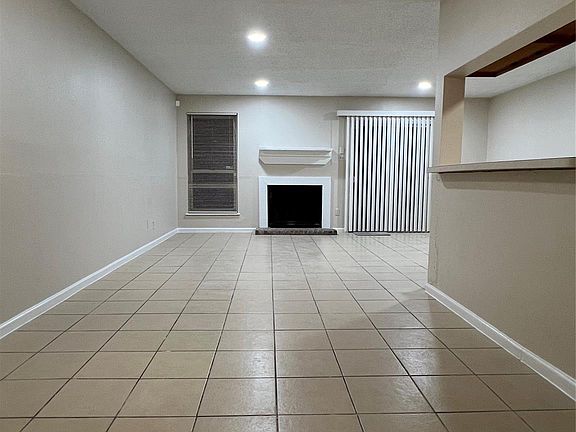 4th image of 2130 Greenbriar Colony Dr #2130