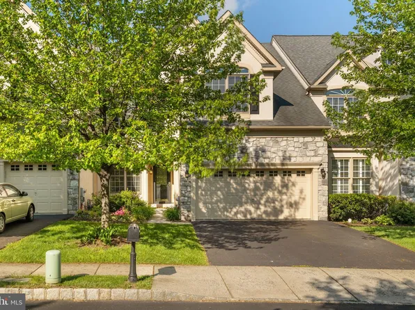 3 Penn Crossing Dr, East Norriton, PA 19401